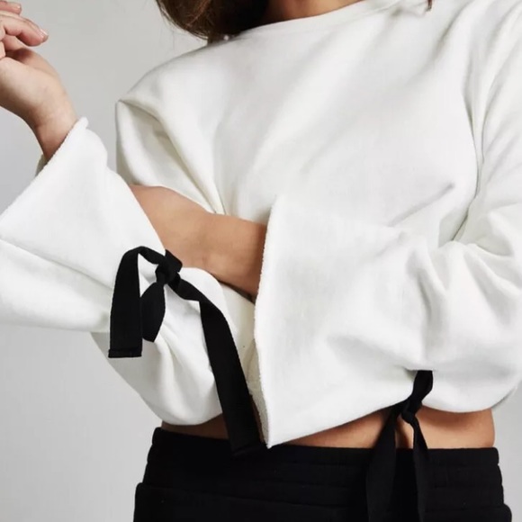 Wesley Mercer cropped snuggle sweatshirt w/ties sz.M - Picture 4 of 10